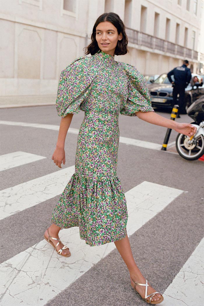 Street style puff-sleeve dress